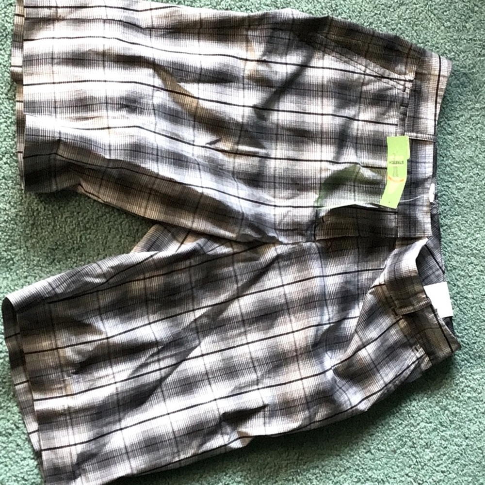 NWT Izod Golf Shorts Plaid Check Black Grey Cotton Stretch Size 12